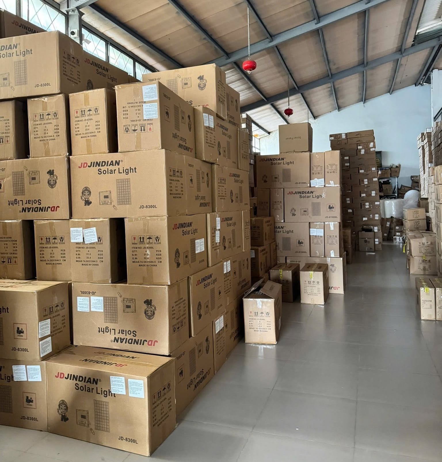 Đèn năng lượng mặt trời chính hãng ở Việt Nam