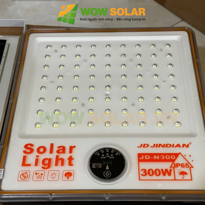 Đèn chống chói năng lượng mặt trời 300W